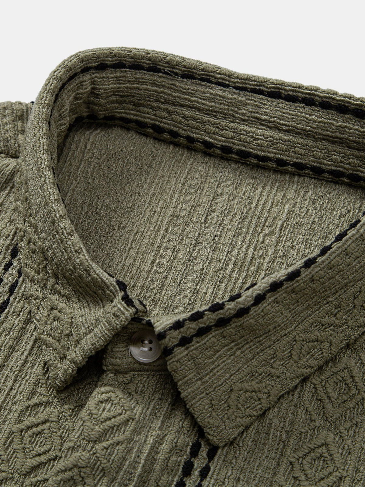 Geometrisen jacquard-nappipaidan ja kreppipintaisten shortsien täydentävä tuotekuva 11