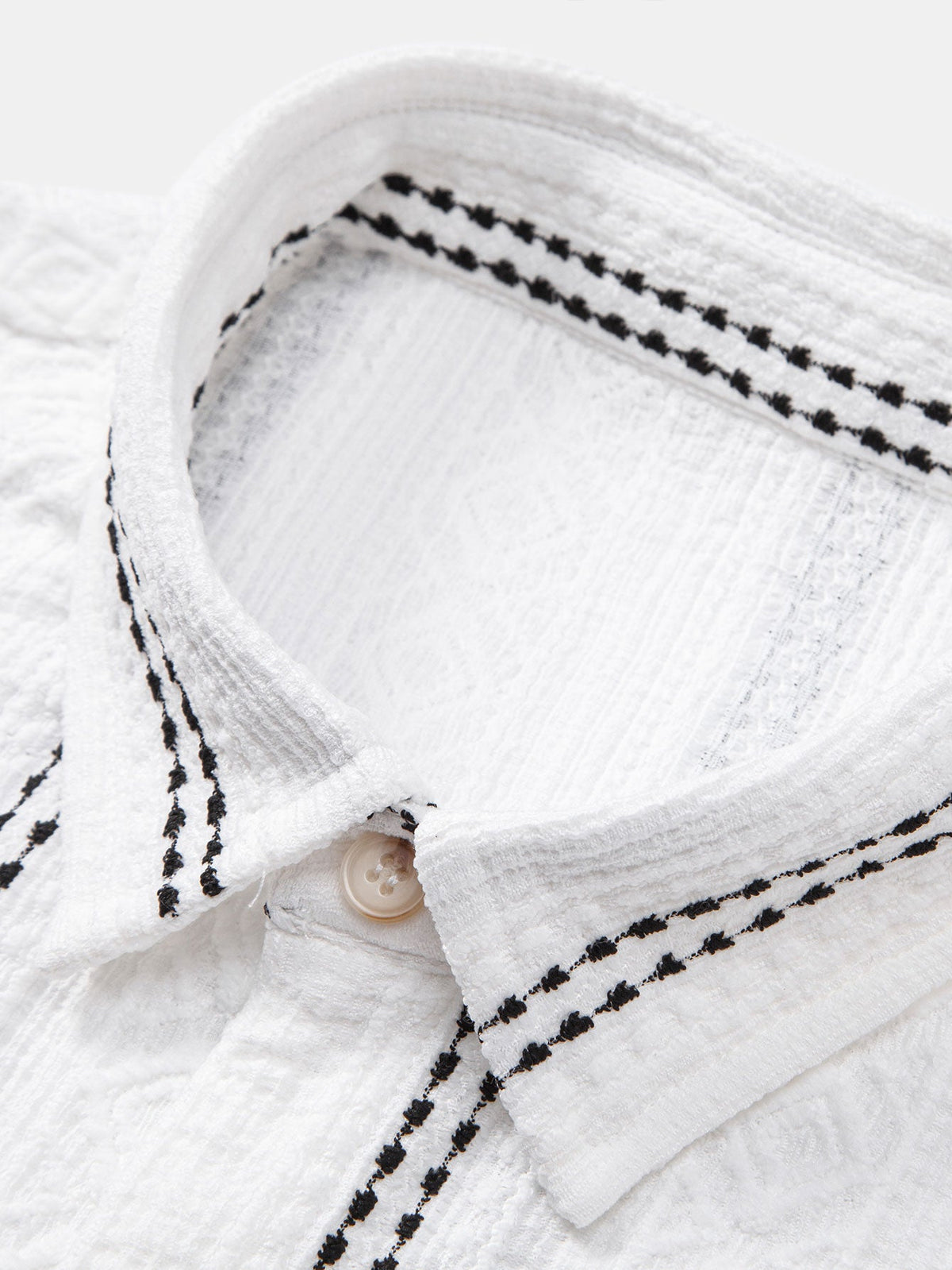 Geometrisen jacquard-nappipaidan ja kreppipintaisten shortsien täydentävä tuotekuva 14